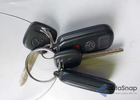 2004 Toyota Camry Le from USA, damaged, VIN JTDBE30K540261028